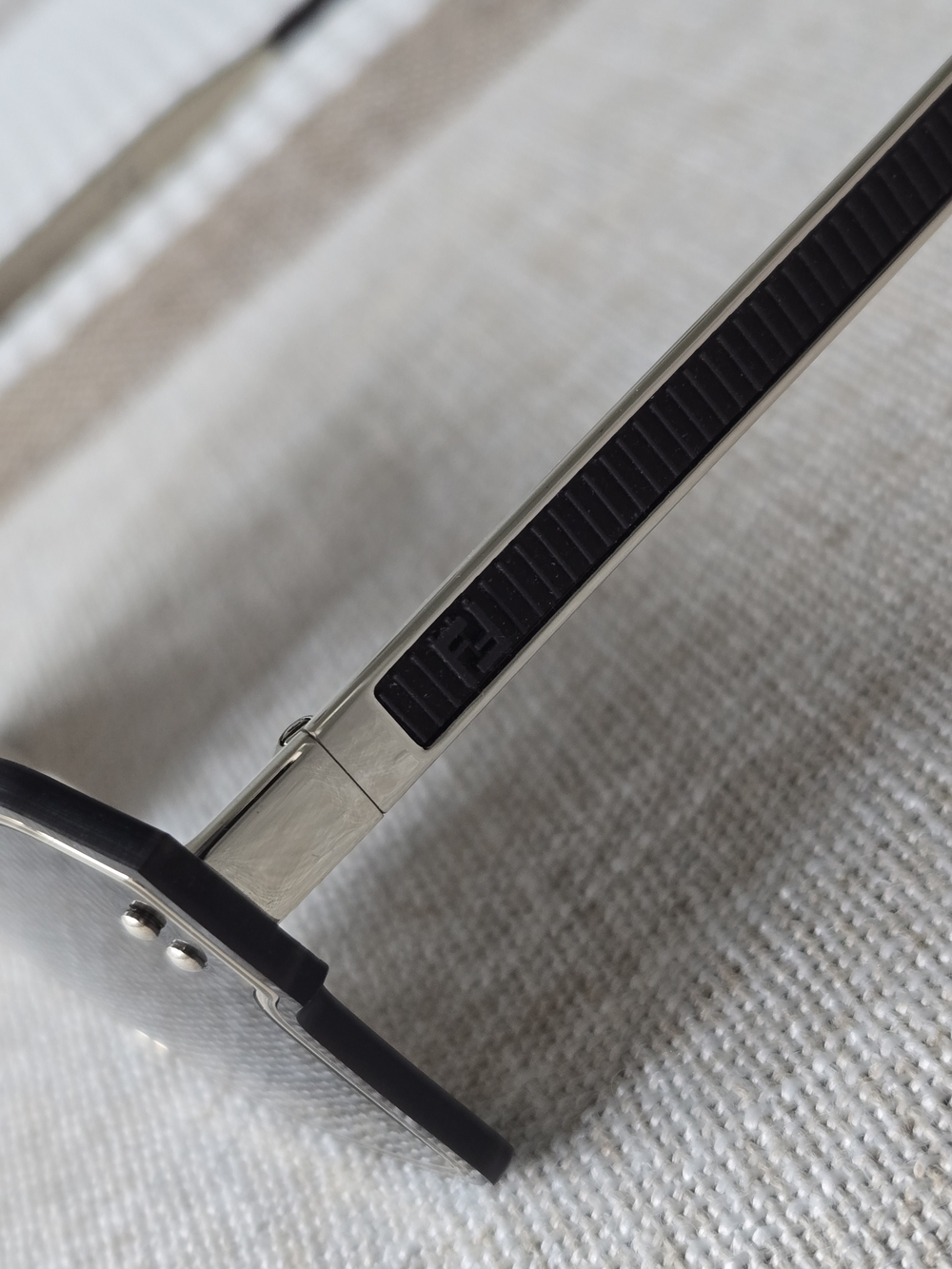 FENDI Sunglasses - Picture 4 of 6